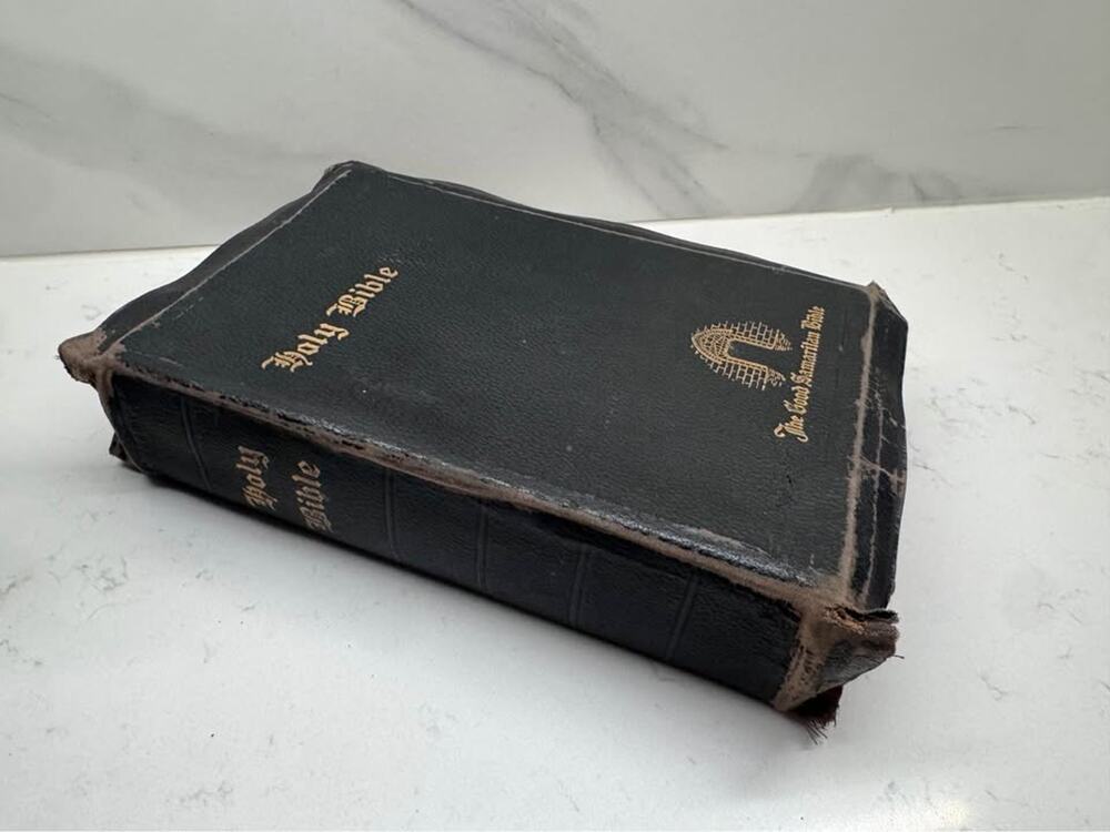 Vintage 1941 "The Good Samaritan" Illuminated King James Version Red Letter
